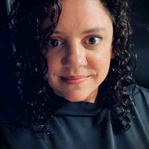 Meet your Posher, Carla